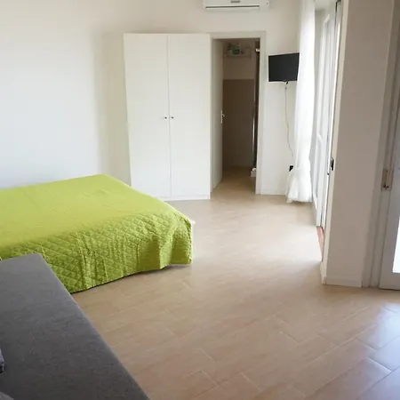 Апартаменты Beautiful Studio With Sea View
